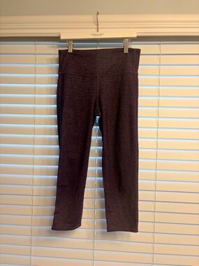 Athleta Heathered Purple Capri Leggings